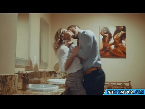❤️ Nigbati bilondi ti oyan ba tan ọ ni yara isinmi ti gbogbo eniyan Ibalopo didara ni% yo.shufflesex.ru ☑